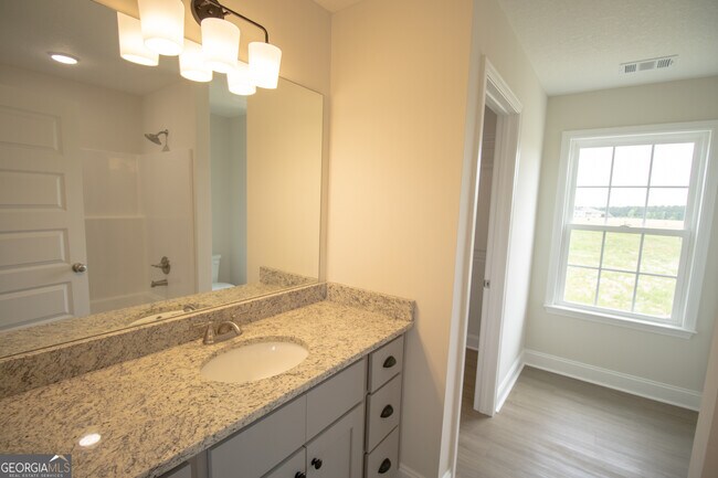 Building Photo - 114 Enclave Ct