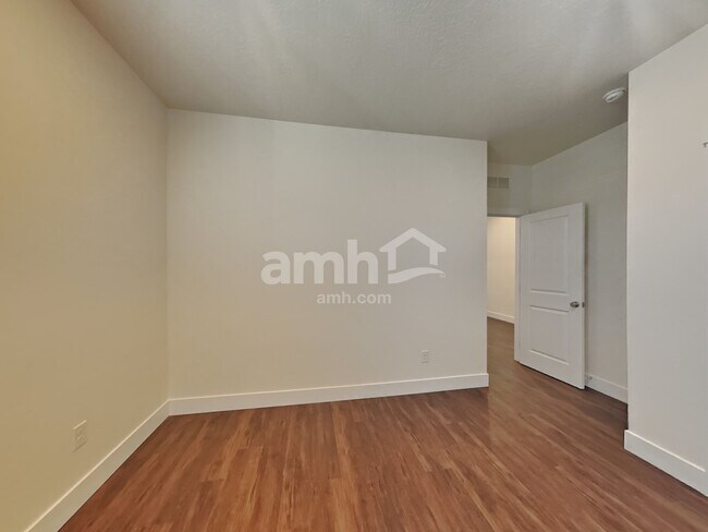Building Photo - 9500 Aviara St