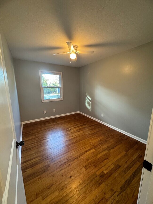 Building Photo - 3519 E Fruitwood Ln