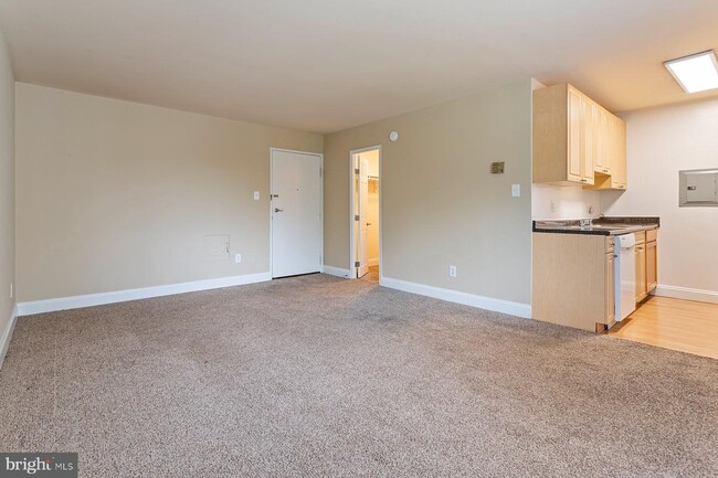 Building Photo - 1009 Chillum Rd