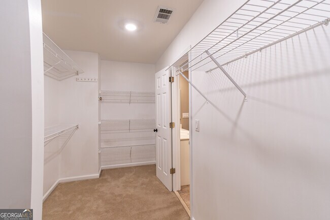 Building Photo - 651 Briarleigh Way