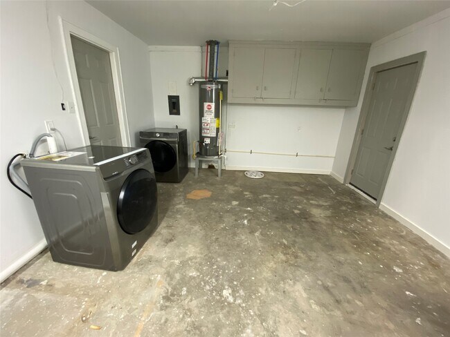 Building Photo - 3229 Westridge St