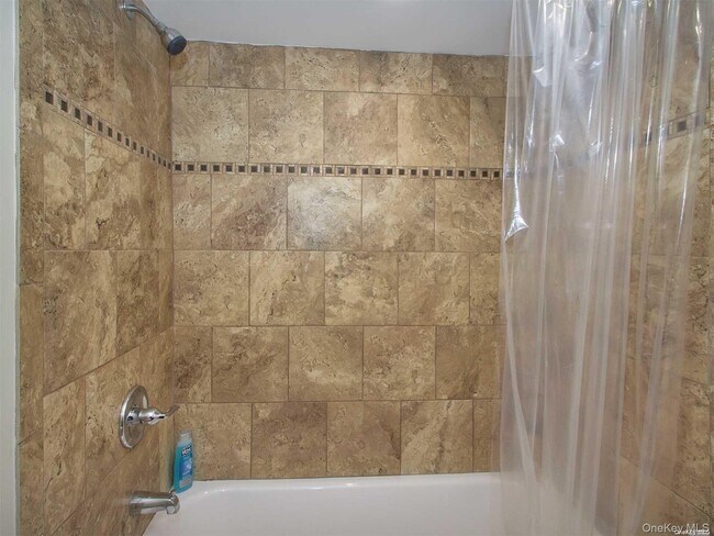 Building Photo - 11 Pratt St