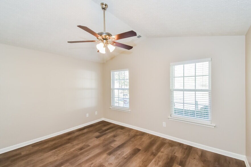 Building Photo - 109 Silver Ridge Dr