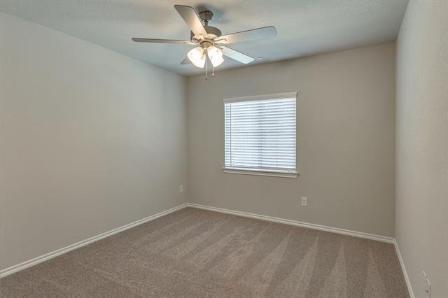 Building Photo - 2816 Bellflower Dr