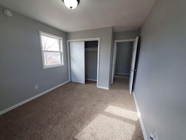 Building Photo - SL KSR1012