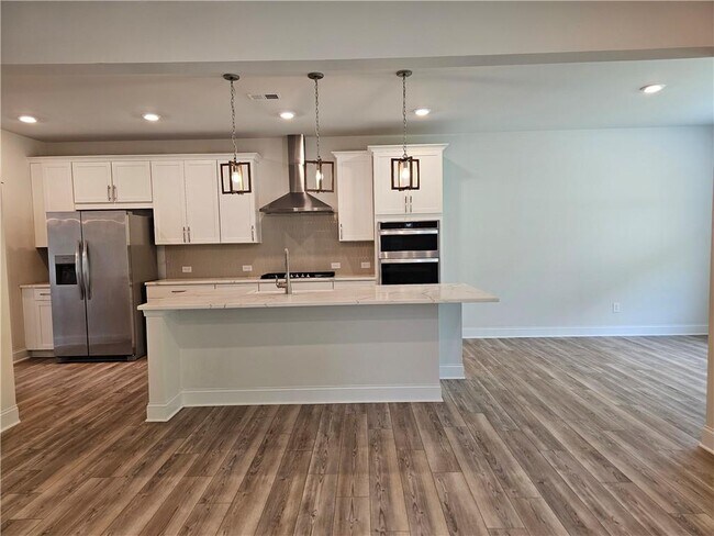 Building Photo - 7875 Tiberon Pkwy
