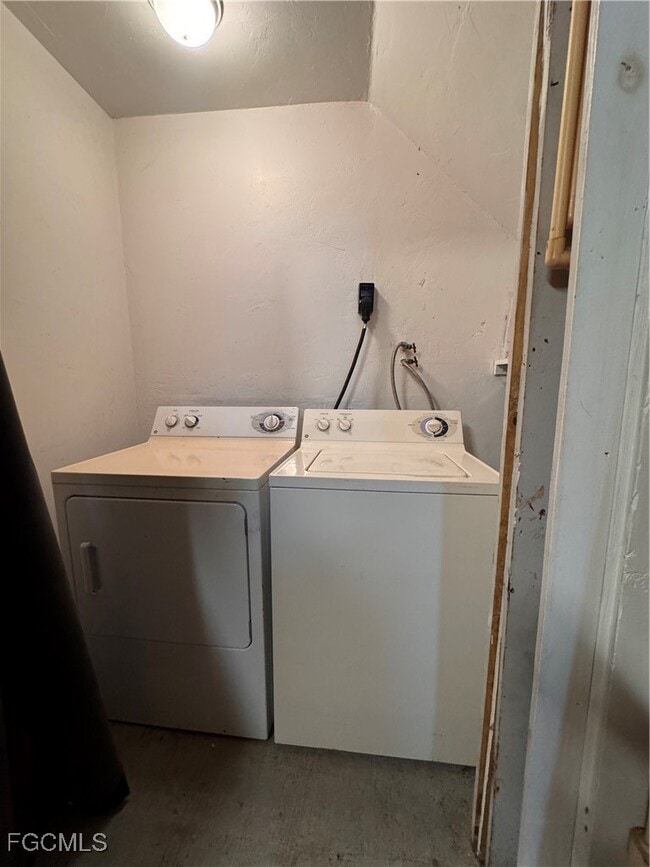 Building Photo - 1618 Woodford Ave