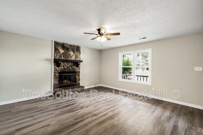 Building Photo - 2963 Lakemont Dr SW