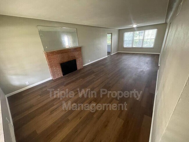 Building Photo - 7117 Forest Hill Dr
