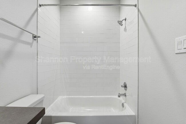 Building Photo - 3024 Charline