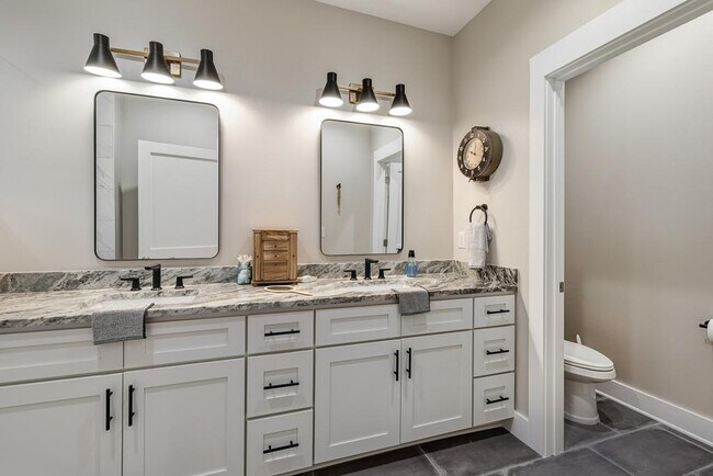 Building Photo - 246 Marsh Landing N