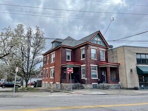 Building Photo - 1565 Chase Ave