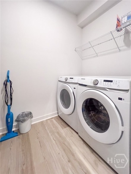 Building Photo - 240 Martha Dr