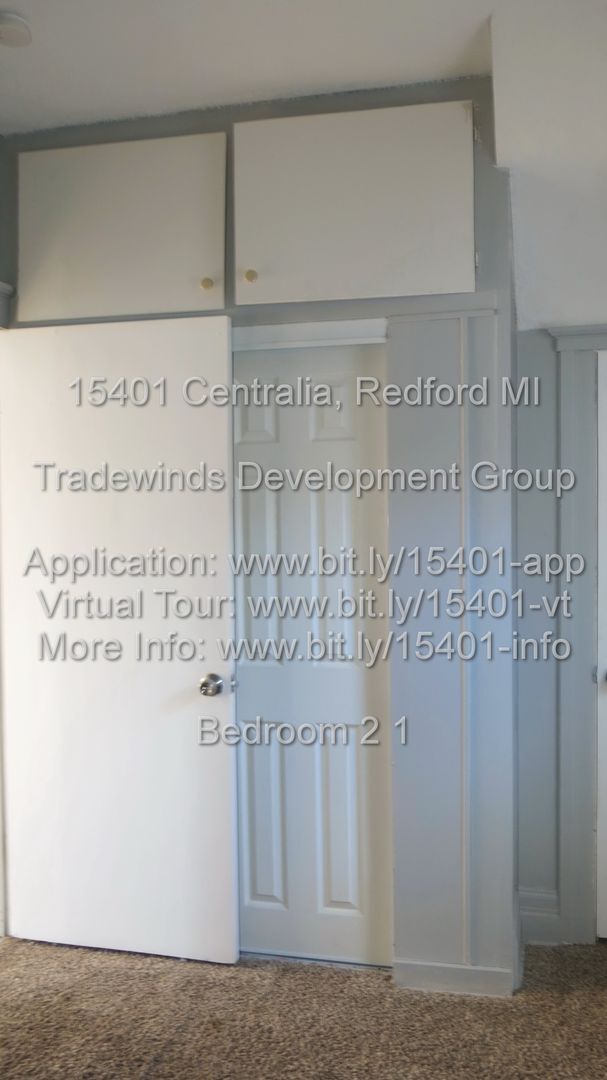 Building Photo - 15401 Centraila 4BR Home - New LVP Floors/Fresh Paint - Redford - 48239