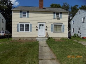 Building Photo - 462 Ralph St