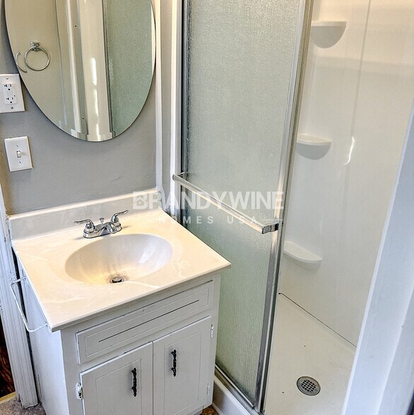 Building Photo - 3310 S Whisper Dr