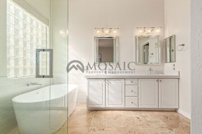 Building Photo - 745 W Citrus Way