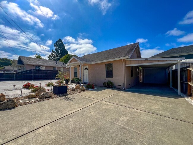 Building Photo - Fully Furnished Alta Heights Retreat | Walk to Downtown Napa