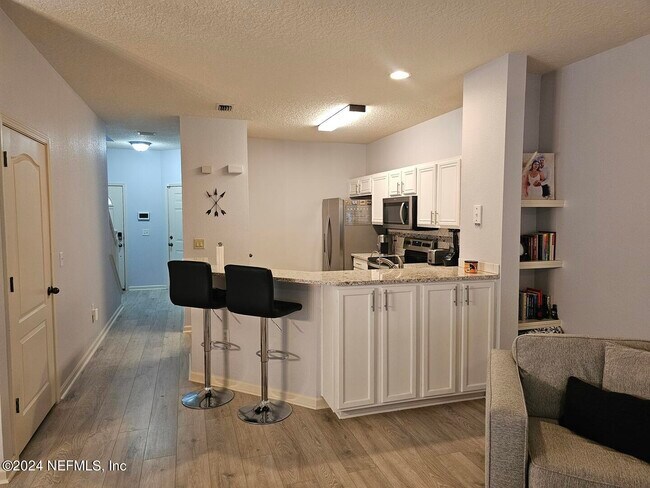 Building Photo - 3750 Silver Bluff Blvd