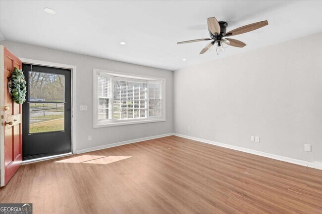 Building Photo - 541 N White St