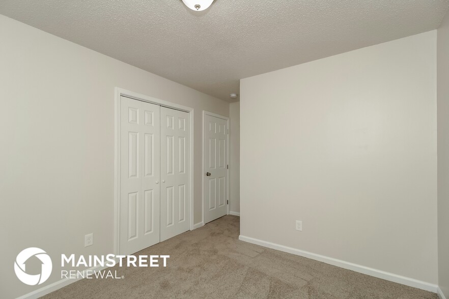 Building Photo - 175 Sumer Ln S