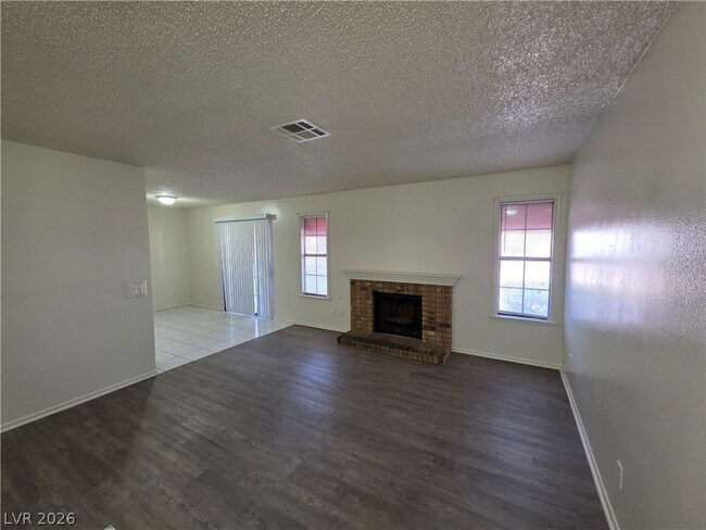 Building Photo - 6671 W Tropicana Ave