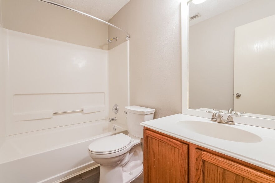 Building Photo - 1514 Wavecrest Dr