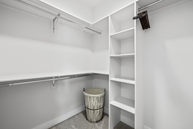 Building Photo - 3340 W Lassen Dr