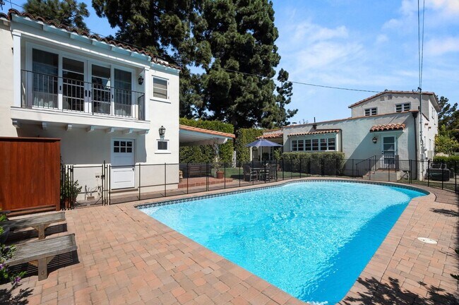 Building Photo - 2520 Alta Ave