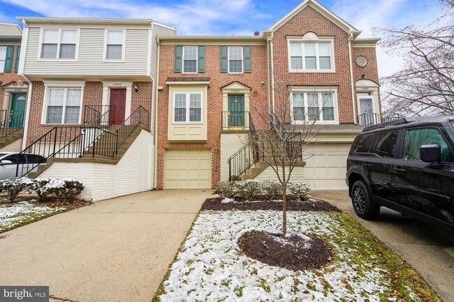 Building Photo - 45590 Whitcomb Square