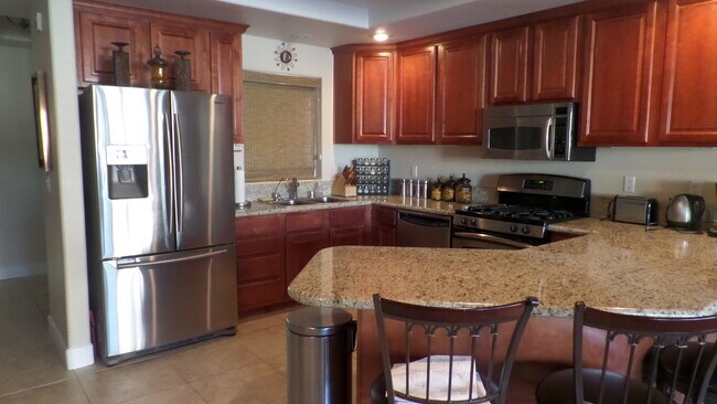 Building Photo - VACATION RENTAL - Condo on the River