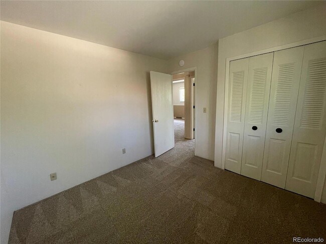 Building Photo - 6534 Zinnia St