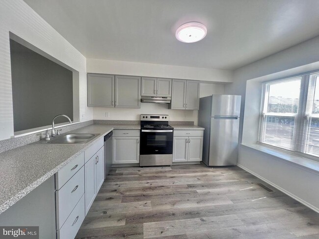 Building Photo - 6094 Majors Ln