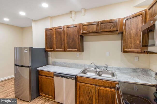 Building Photo - 2231 Orem Ave