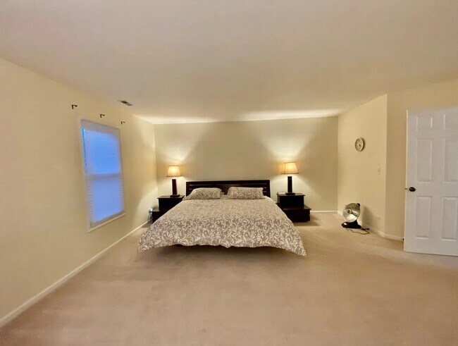 Building Photo - 3220 Indian Creek Dr