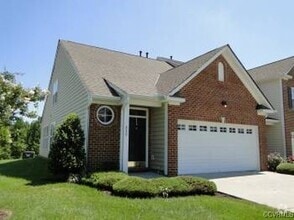 Building Photo - 839 Parkland Pl