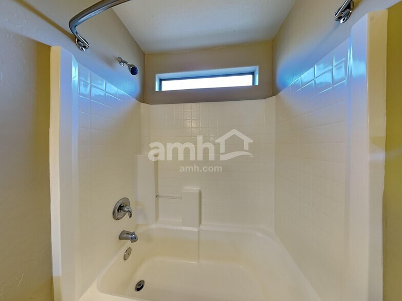 Building Photo - 12685 W Hollyhock Dr