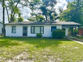 Building Photo - 825 Bethune St