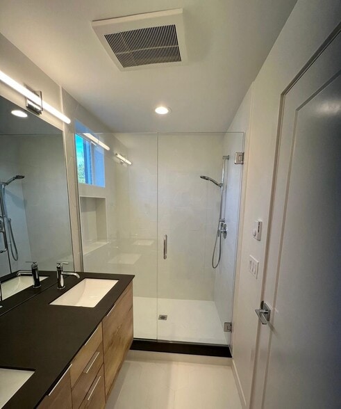 3rd floor bathroom - 1424 NW 92nd St