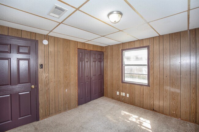 Building Photo - 1805 Oriole Dr