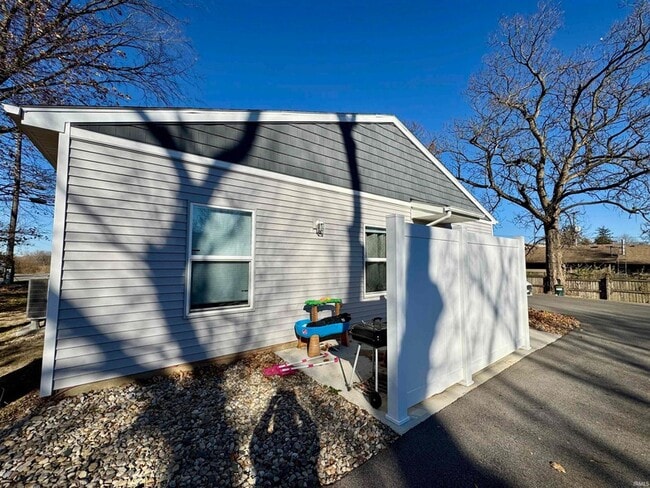 Primary Photo - 3515 Lower Huntington Rd