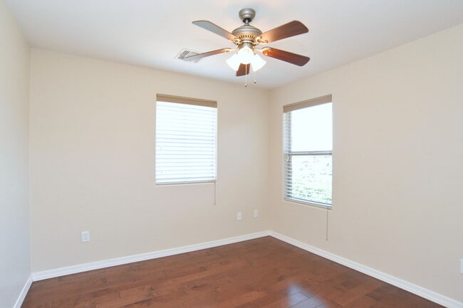 Building Photo - 4 Bedroom, 2.5 Bathroom in Oro Valley