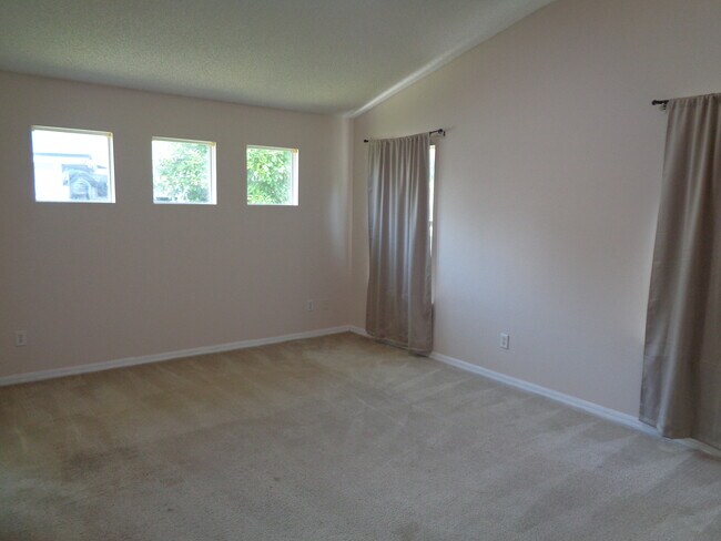 Building Photo - 153 Dover Bluff Dr