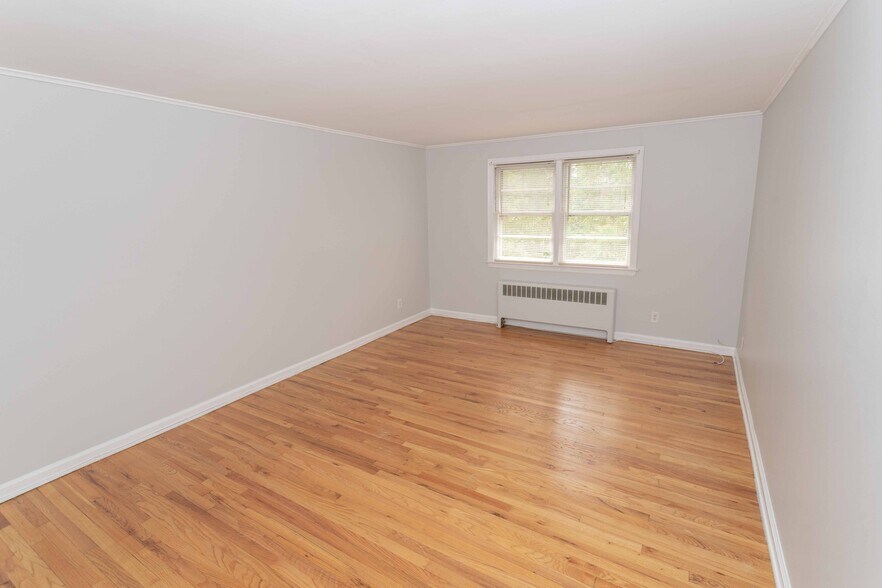 Building Photo - 16 Vera St