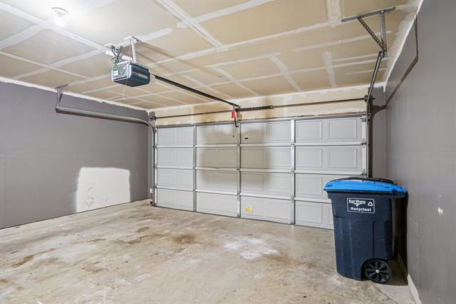 Building Photo - 9120 Sun Haven Way