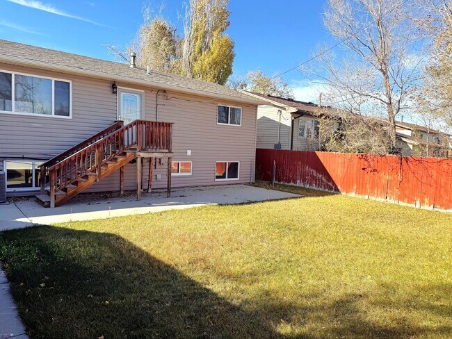 Building Photo - Updated 3 bedroom 2 bath with central air