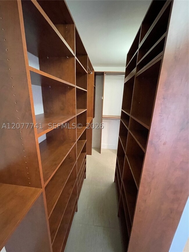 Building Photo - 1450 Brickell Bay Dr