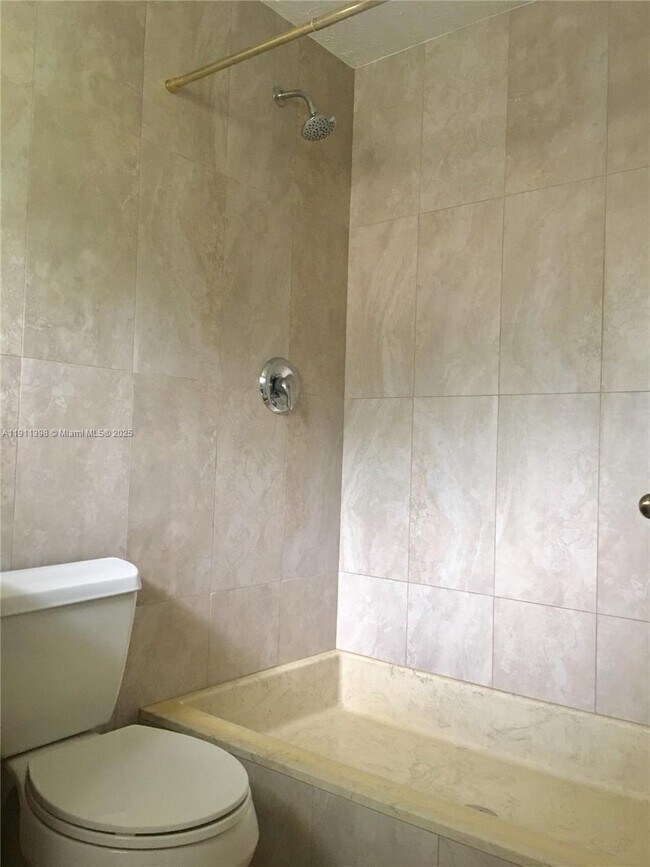 Building Photo - 5706 NE 17th Terrace