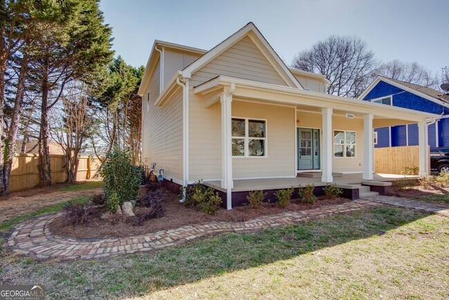 Building Photo - 3286 Bachelor St